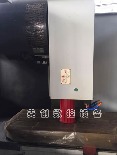 ԭ�S�ۿۙC�����VMC-1000P��ʽ�ӹ����İl�ǿ�ϵ�y�C��